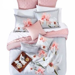 new Ted Baker 𑁍 Chatsworth Comforter + Sham Set 𑁍 Spring Pink Floral Print 𑁍